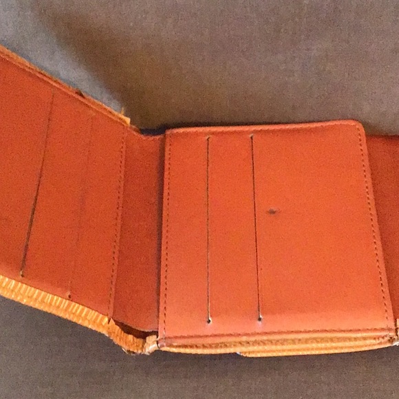 Louis Vuitton Brown Epi Wallet - Picture 6 of 16